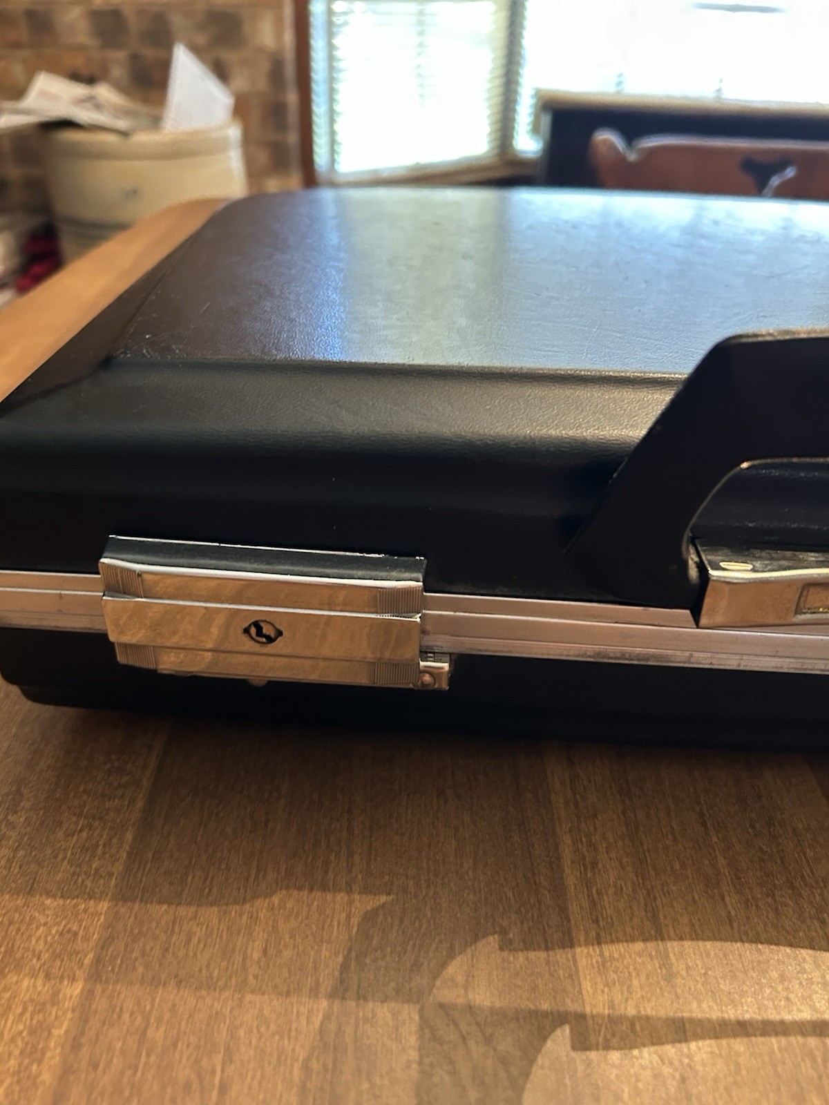 Vtg Samsonite ? Attache Hard Shell Briefcase With File Folders 18″ No Key Black