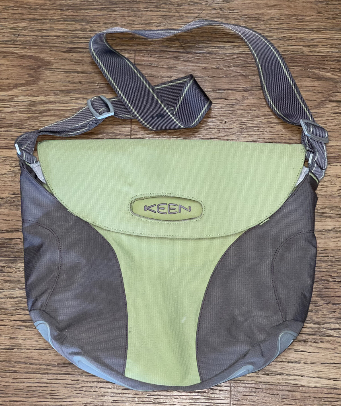 Keen Messenger Bag. Green/Gray. Read!