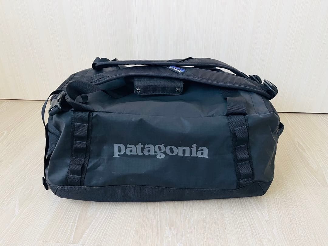 Patagonia Black Hole Duffel 40L Bag Backpack Travel Gym Waterproof Used
