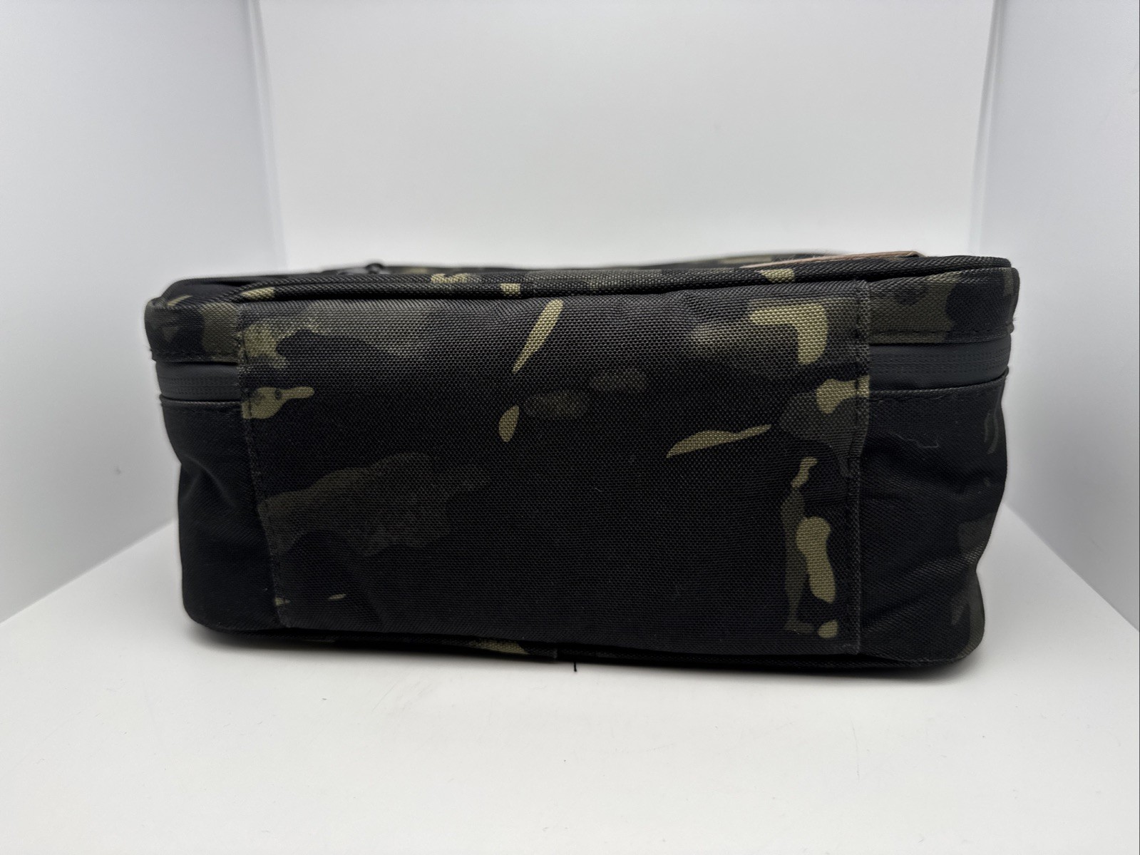 GLOSOM Pro Smell Proof Bag Large Size with Carbon Fiber, Combination Lock, CAMO