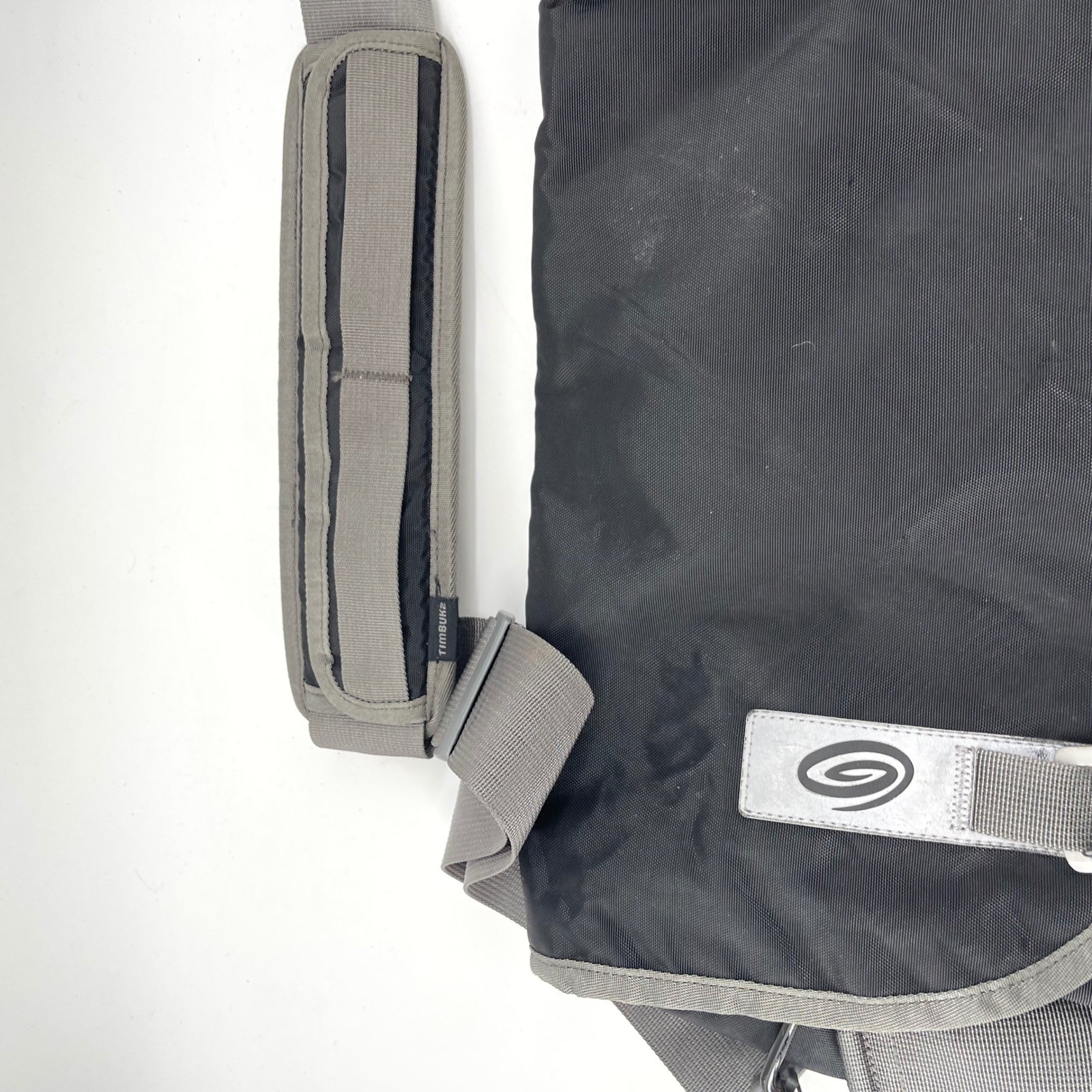 Timbuk2 Command Bag Black Grey Commuter Laptop Travel Shoulder Bag