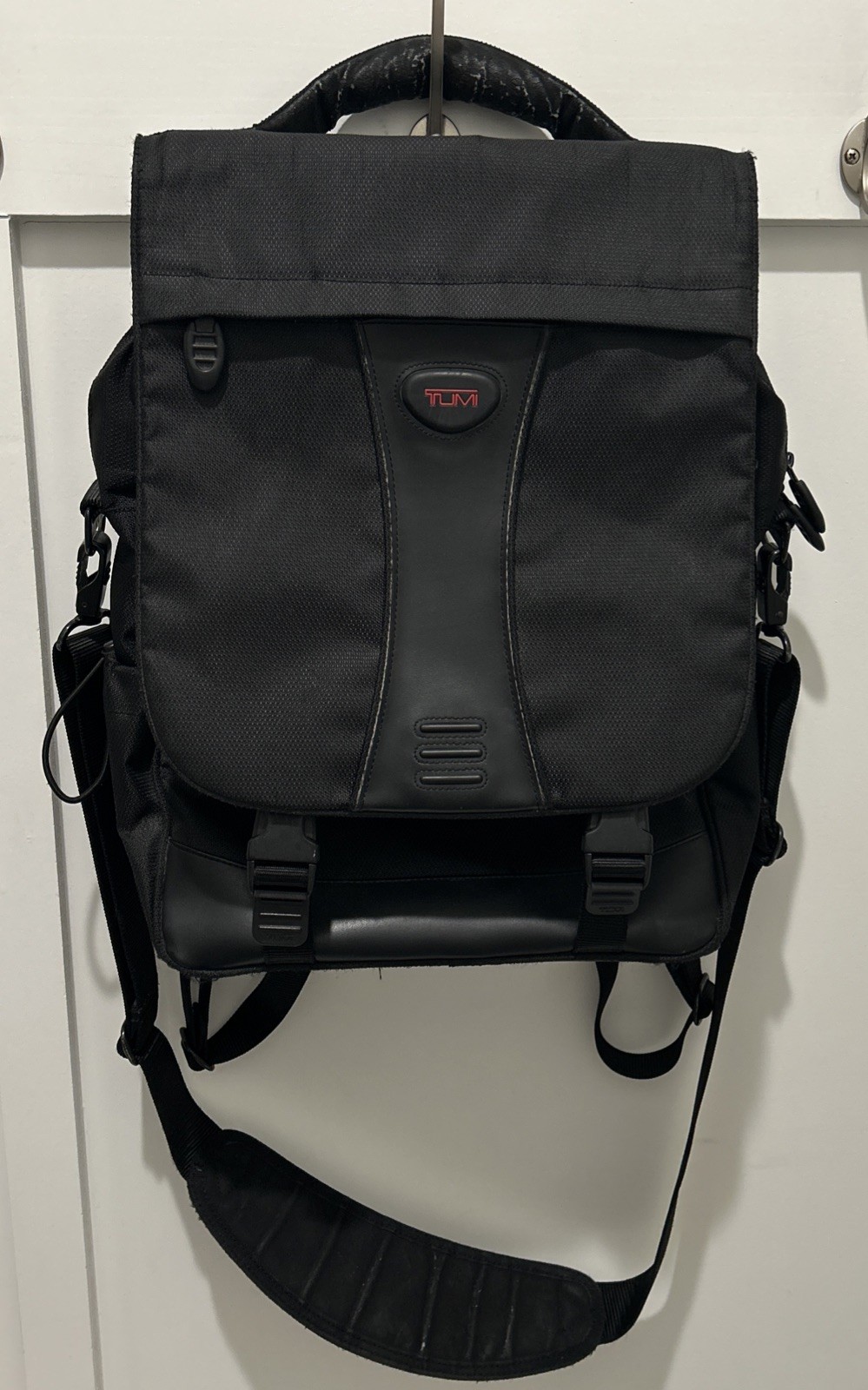 Tumi Alpha Bravo Black Ballistic Nylon Messenger Laptop Bag 589C Organizer