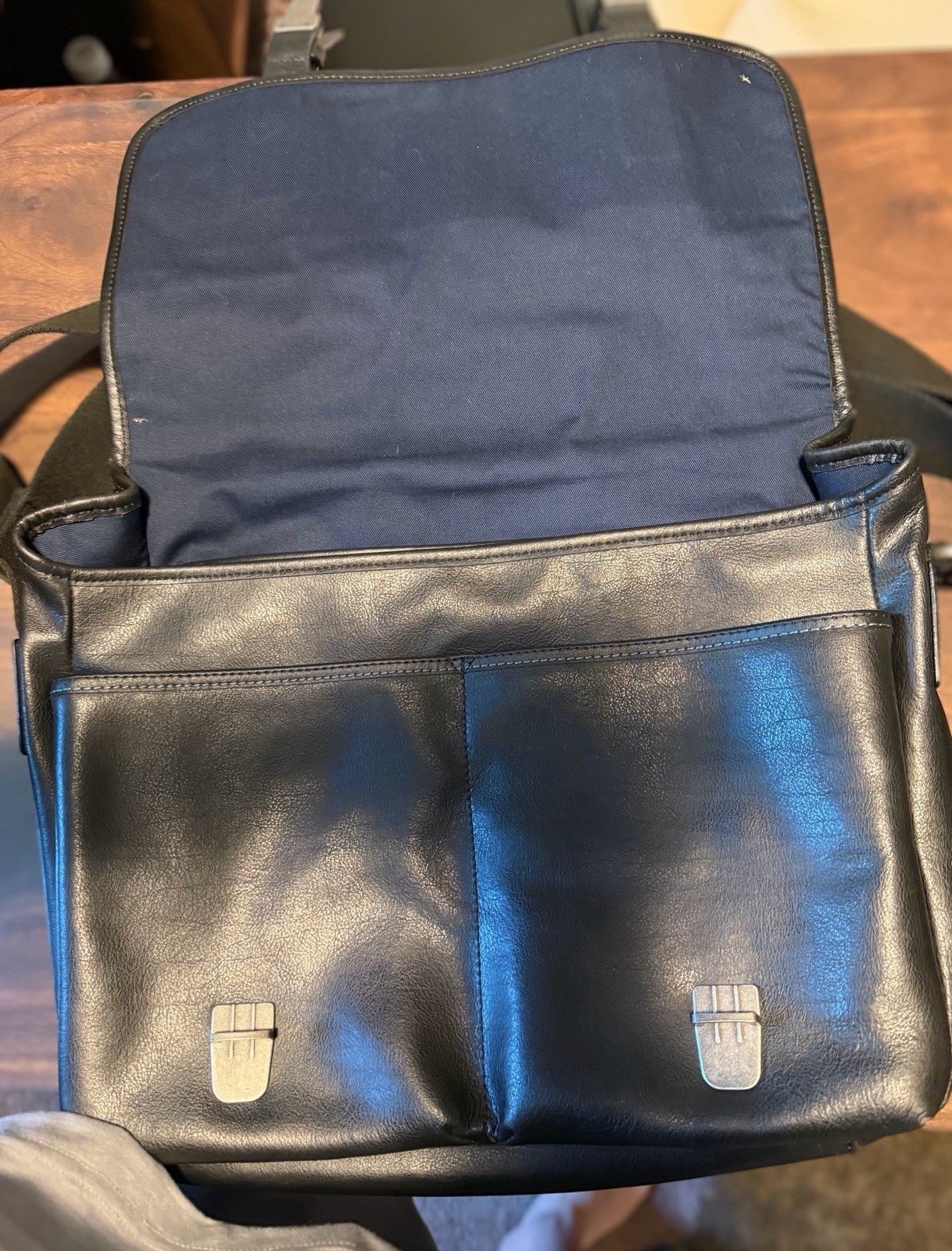 TUMI T-Tech Premium Black Leather Messenger Bag / Briefcase-Fits 13-14″ Laptops