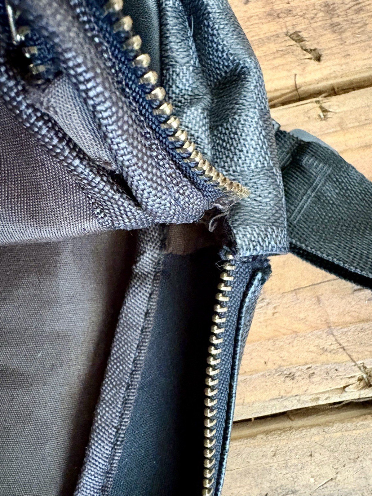 Louis Vuitton Damier Graphite Sling Crossbody Bag Zip, Adjustable Strap, Pockets