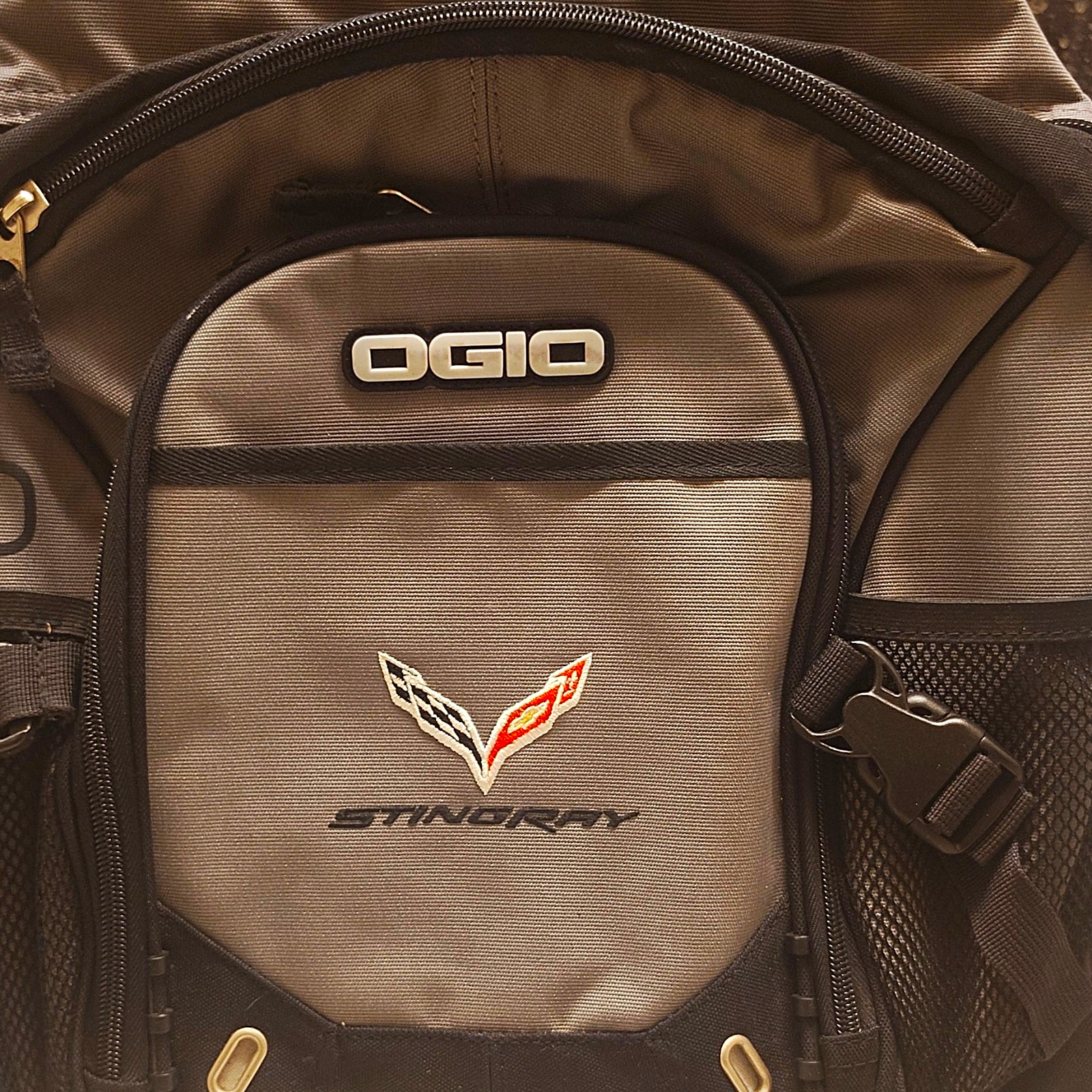 OGIO Stingray Backpack Gray/Black, Padded Bottle Pocket, Outer Pockets, Zip