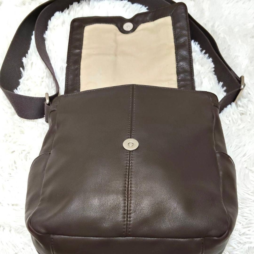 TUMI Leather Shoulder Bag Brown Messenger 28x24cm Fully Maintained