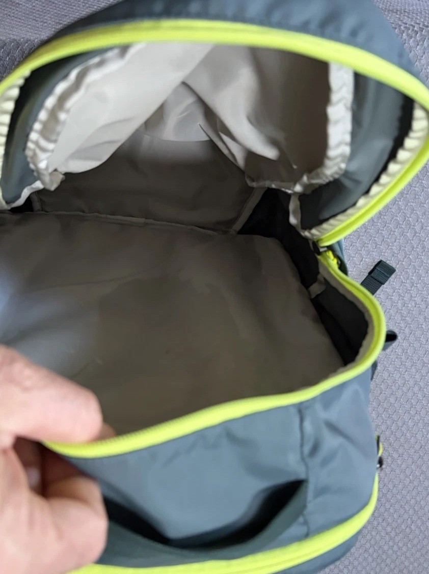 Patagonia Refugio Backpack 26L 47914 Blue Green Daypack with Multiple Pockets