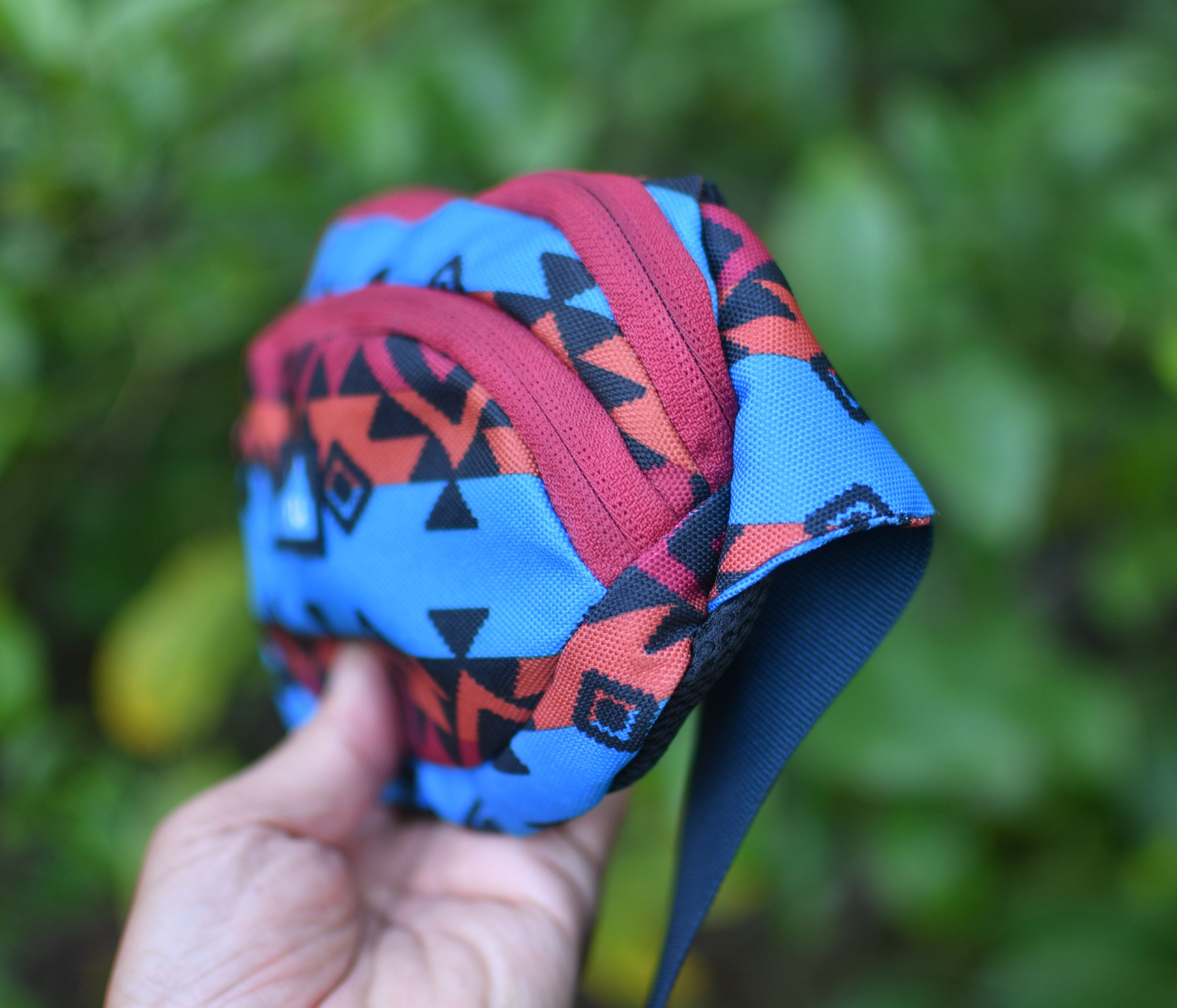 KAVU   fanny pack 9 in. x 5 in tall x 2 in. deep  Smal Cross Over