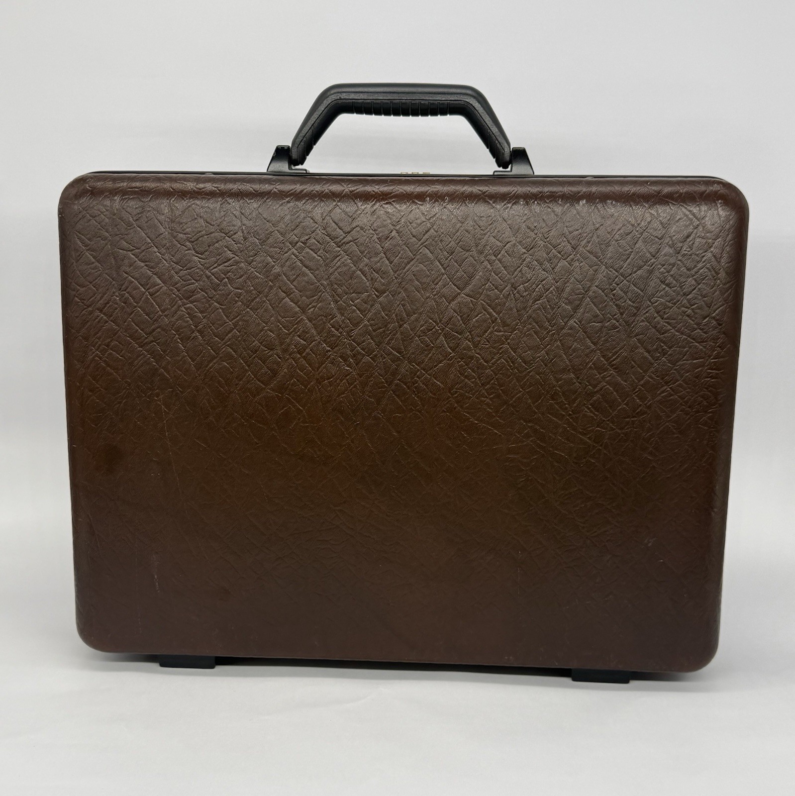 VTG Greyhound Combination Hard Shell Attache Brief Case 17x12x4″ Brown