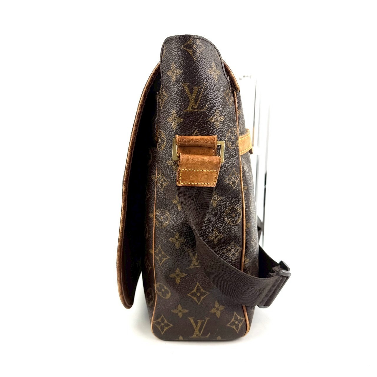 LOUIS VUITTON Abbesses Messenger Shoulder Bag Monogram SP1021 Leather Used