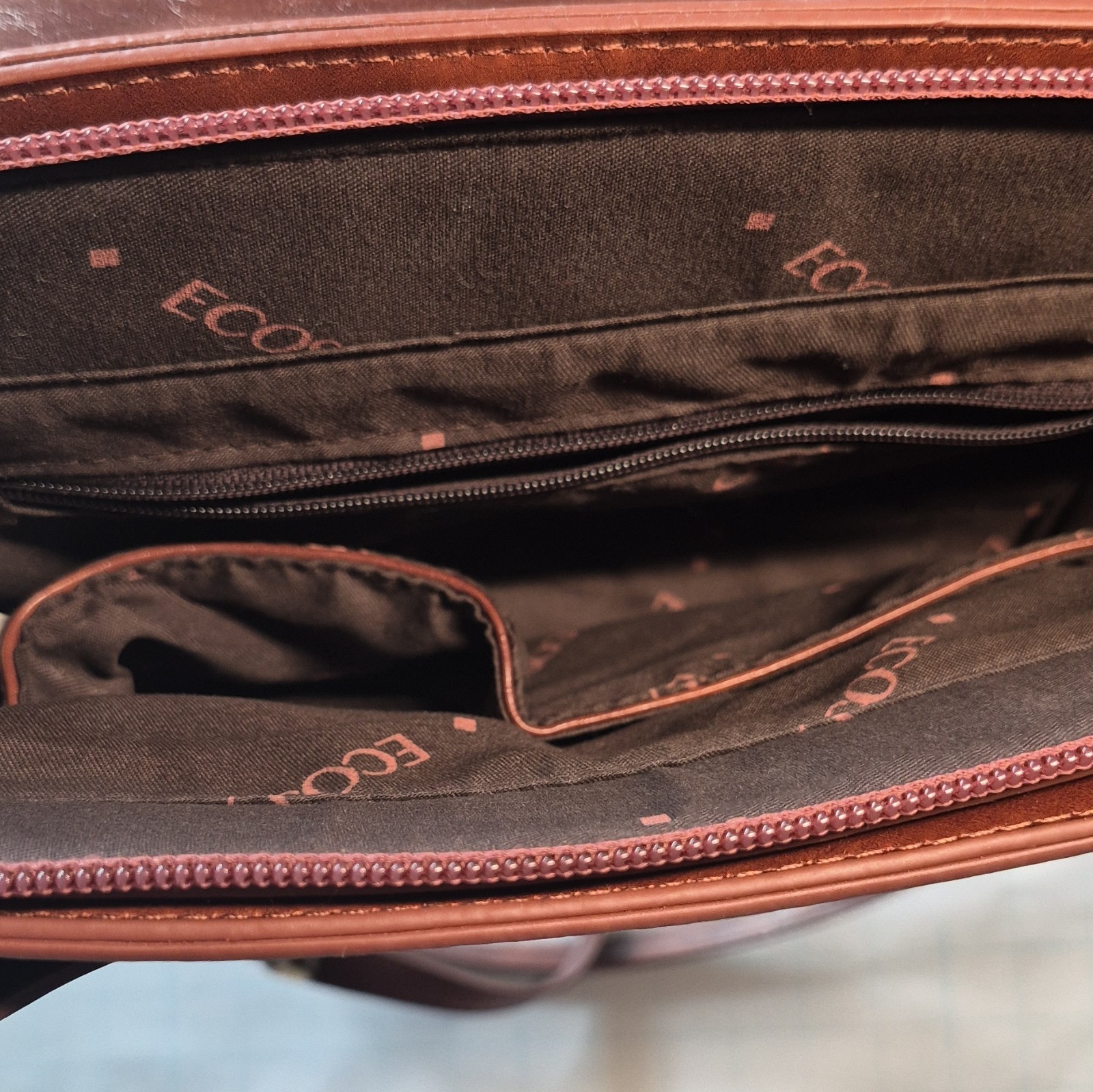 ECOSUSI Brown Messenger Bag Buckle/Zip/Push Lock Adjustable Strap Business