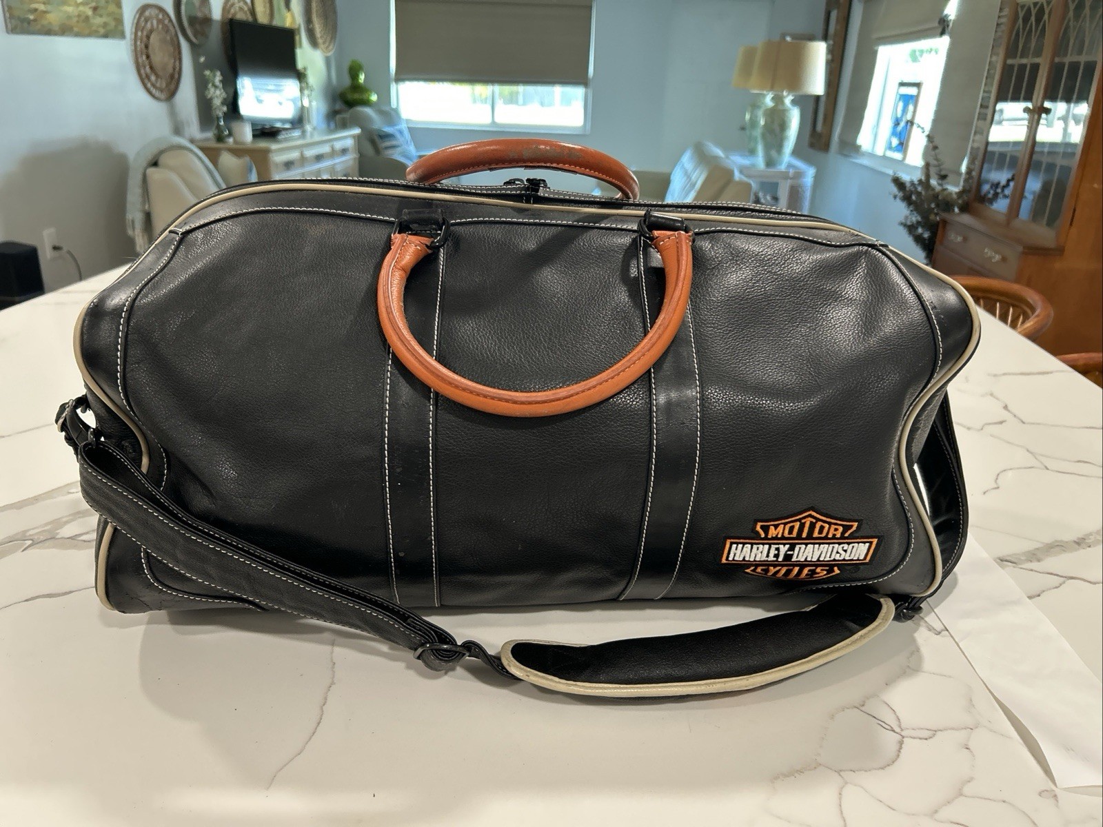 Used Harley Davidson Leather Duffle Bag Travel Black Motorcycle Carryon 22x10x12