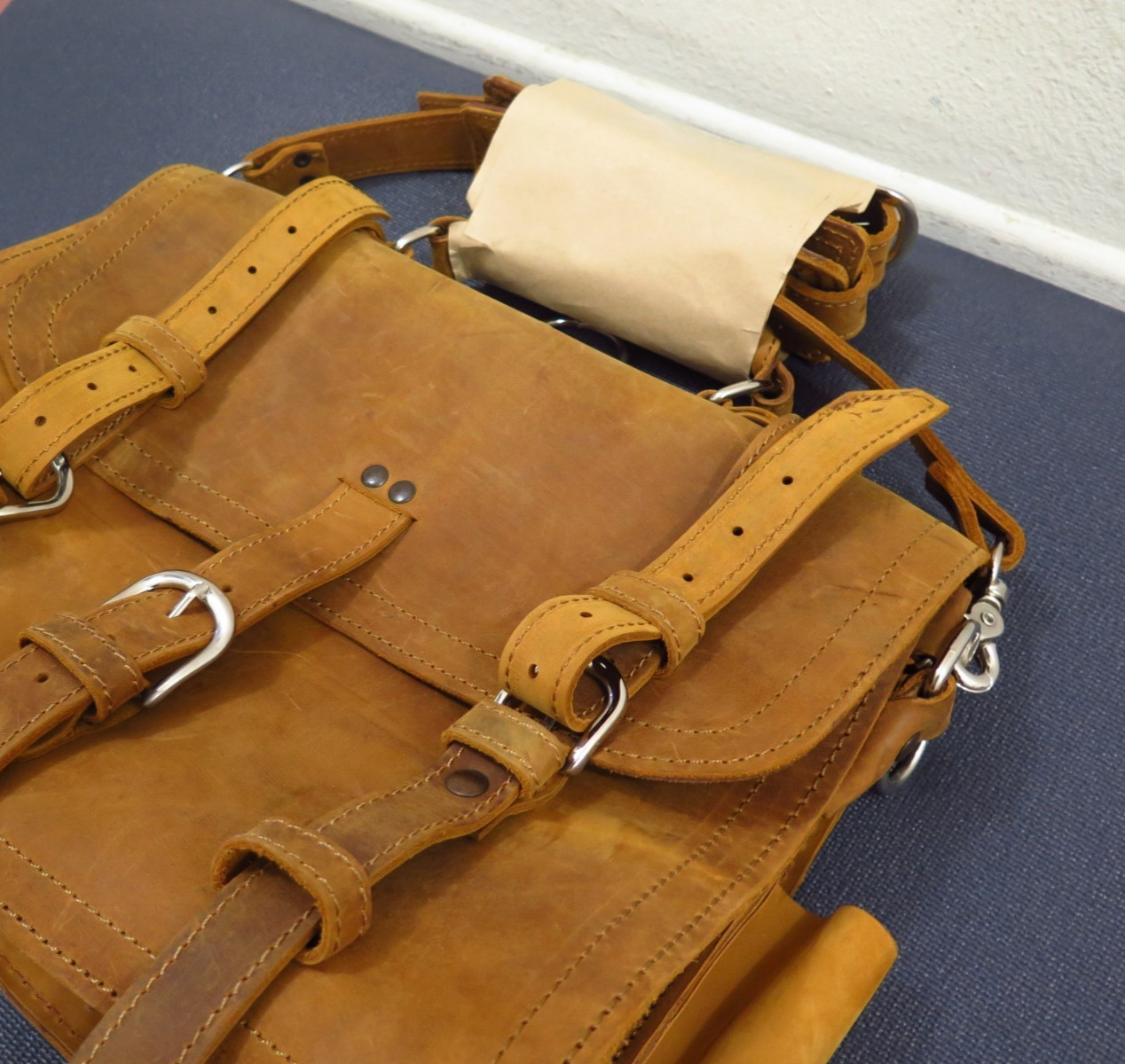 Saddleback Leather OLD LOGO 16″ LARGE CLASSIC BRIEFCASE Tobacco Brown 2-Rivet