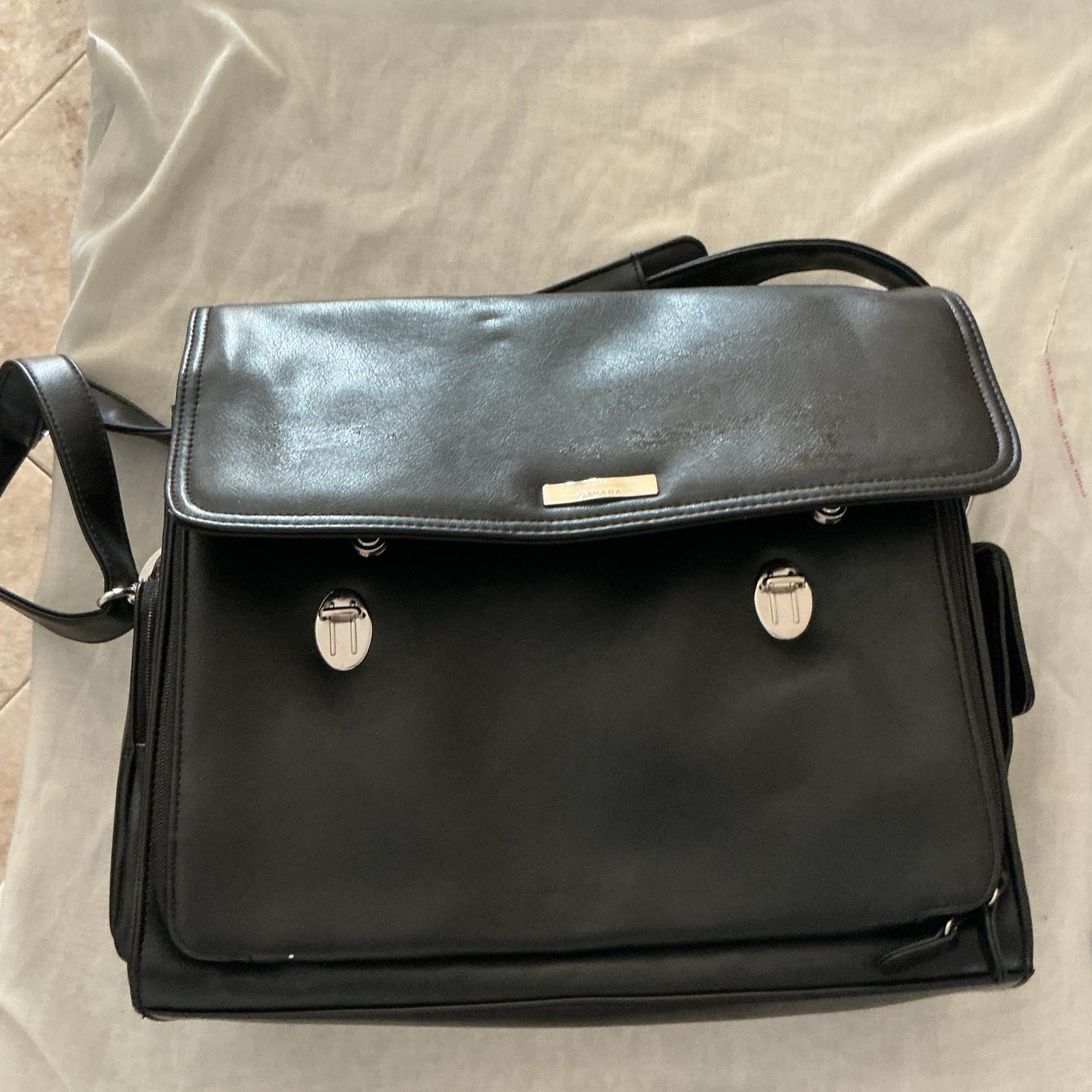 Strada Black Men’s Briefcase Document Case Buckle Zip Pockets Shoulder Strap