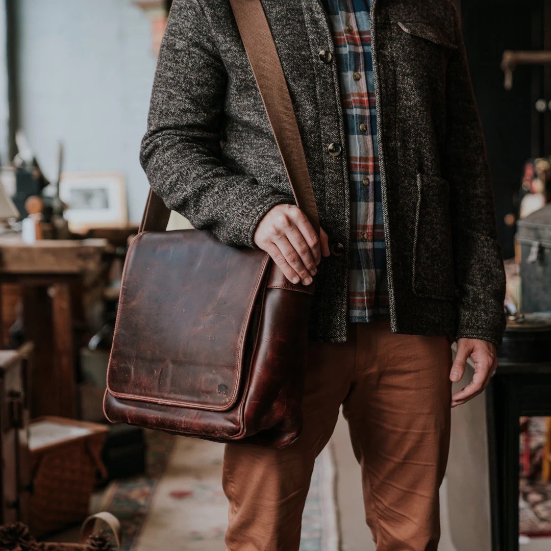 LEATHER MESSENGER BAG w/SHOULDER STRAP – BUFFALO JACKSON TRADING CO. ROOSEVELT