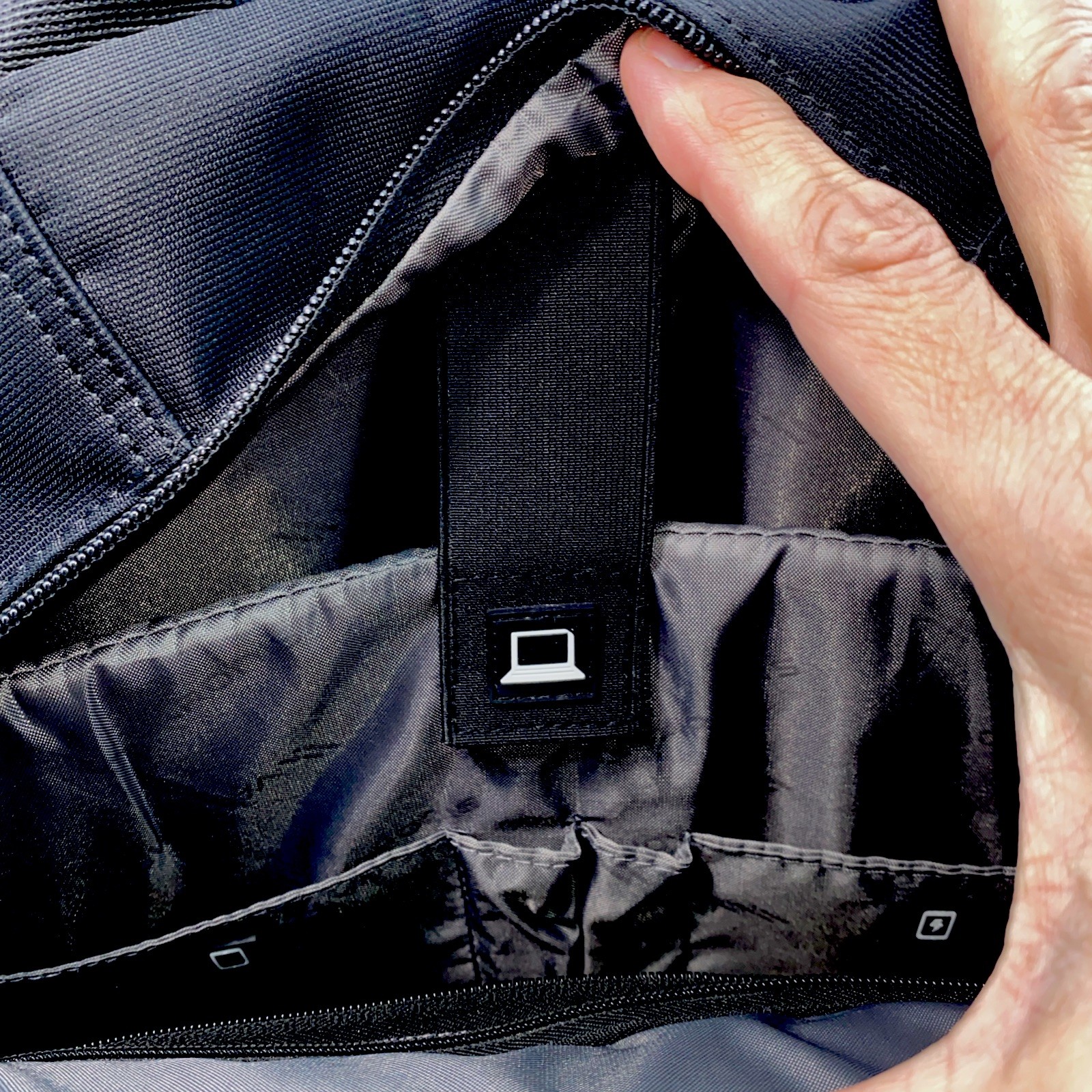 Varonis Tech Bag Pack Black USB Port Laptop Dividers Hidden Pockets Heavy Duty