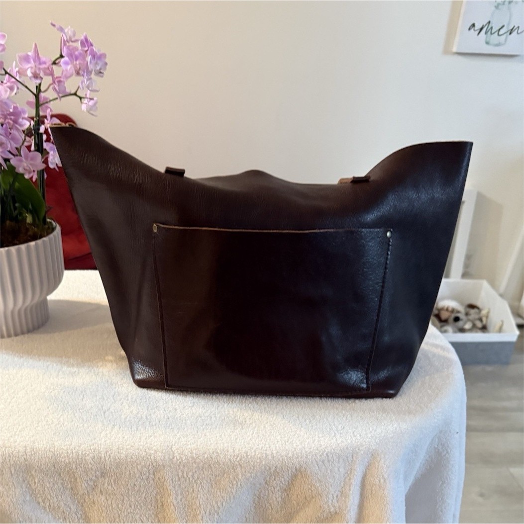 Brown Men’s Tote Shoulder Bag with Snap Closure and Inner Pockets, Classic Style