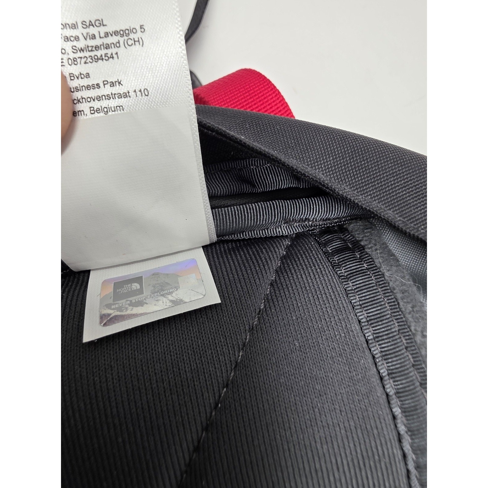 North Face Recon Backpack Blue/Red. Great bag for hiking, travel and school bag