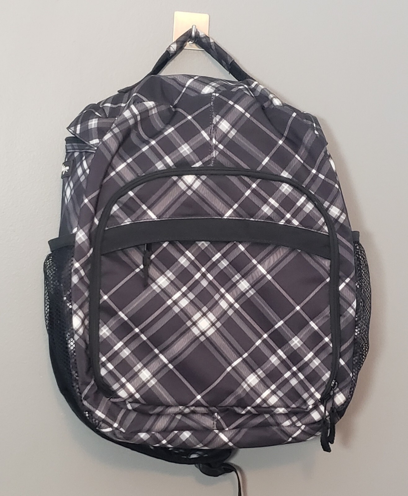 Thirty One Sling Bag Crosshatch Grey & Black Plaid Travel Hiking Backpack NWOT