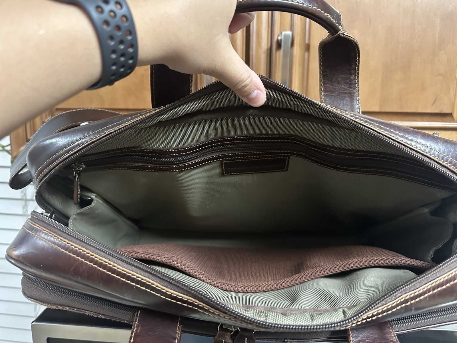 Johnston & Murphy Rhodes Leather Briefcase Laptop Bag – Dark Brown