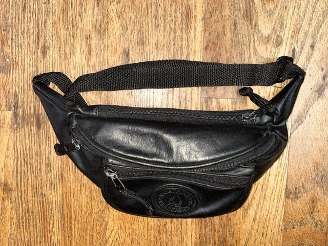 Vintage Northwest Territory Faux Leather Black Adjustable Fanny Pack (59)
