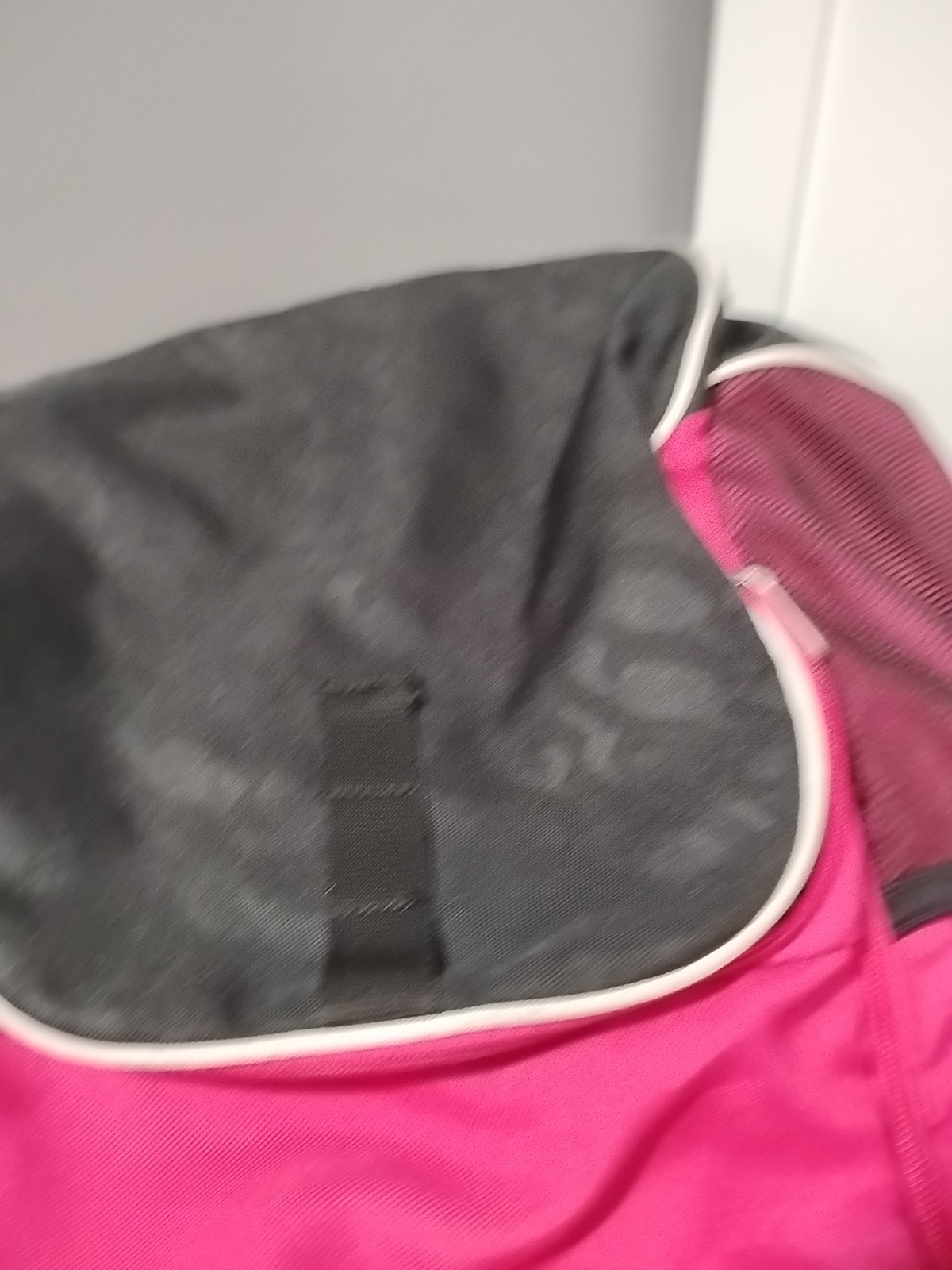 Nike Brasilia 6 XL Backpack Gym Bag Pink Black White 4 Sets Zippers