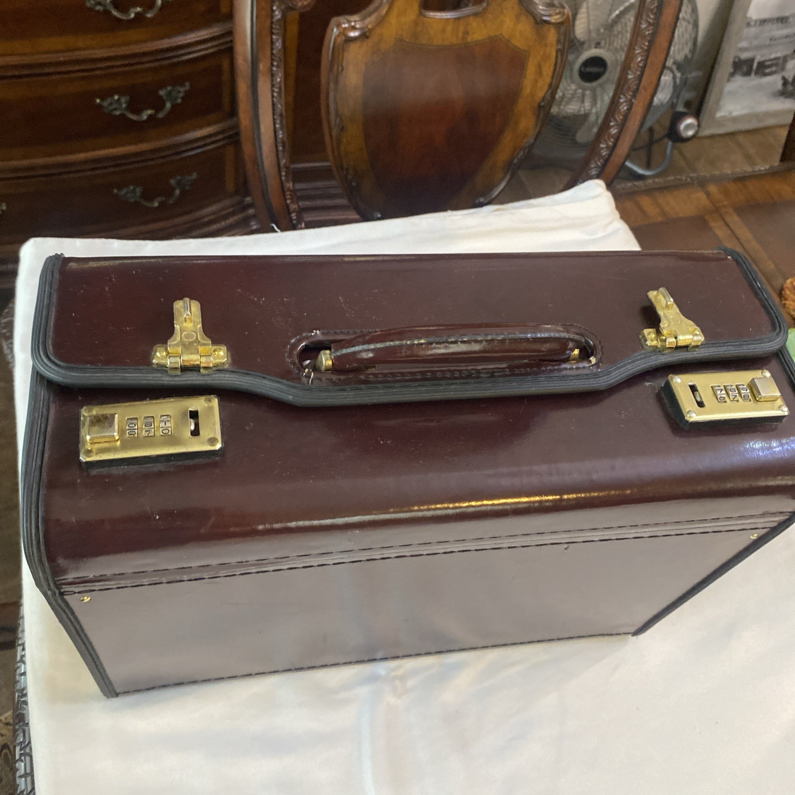 Vintage Business Class Burgundy Hard Shell Attache Briefcase Combination Lock