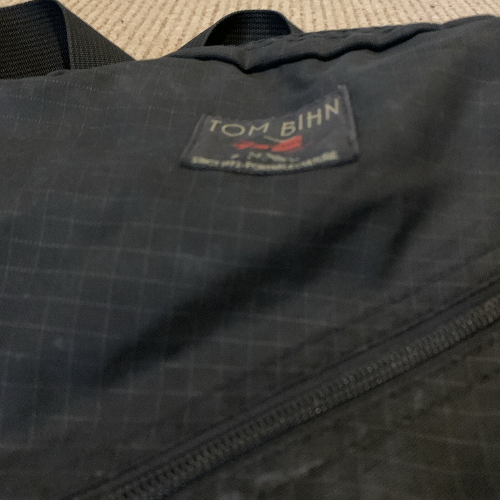 Tom Bihn – Daylight Backpack – Black 400 Halcyon/Northwest Sky 200 Halcyon