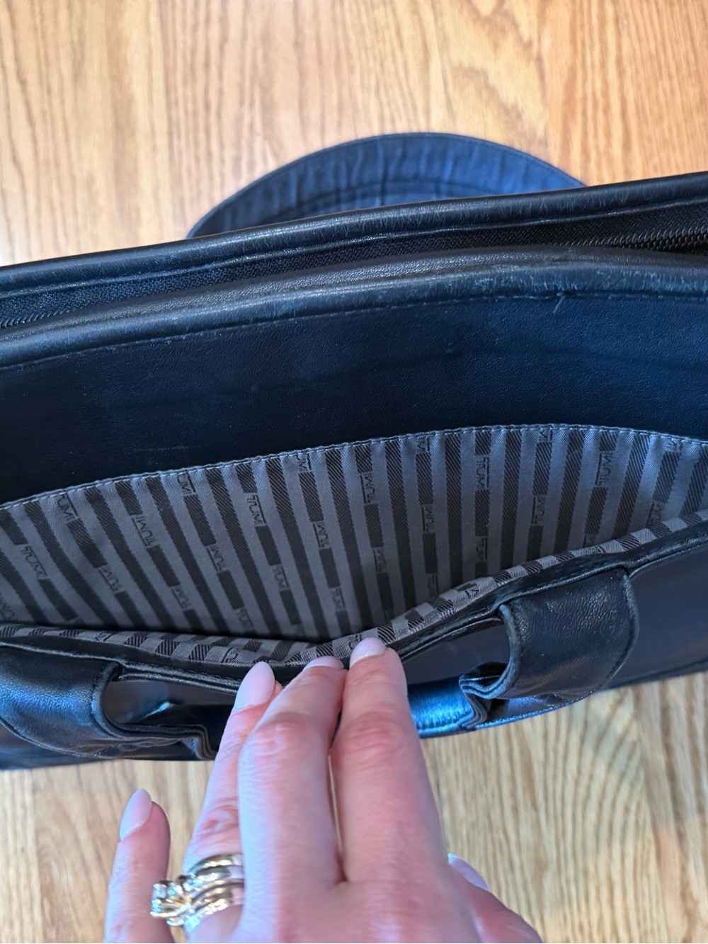 Tumi Alpha Nappa Large Black Leather Briefcase Organizer Padded