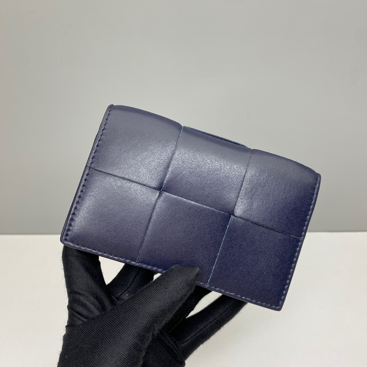 Bottega Veneta Pre-Owned Authentic CASSETTE Card Holder Blue Leather 7.5x12x2cm
