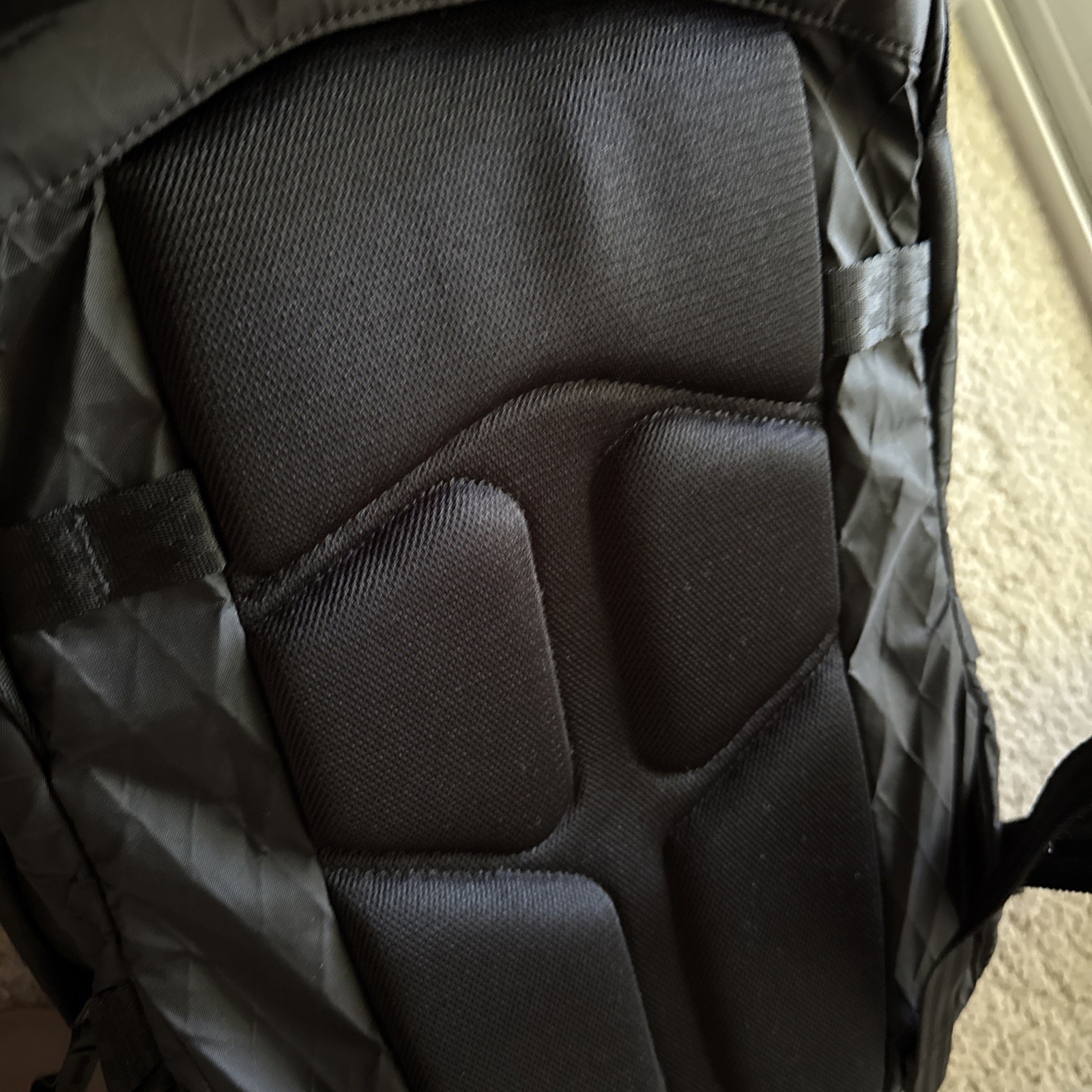 Able Carry Daily Plus Backpack – Black X-Pac 21 Liter – Great Condition