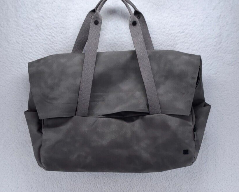 Lululemon Early Embark Large Duffel Messenger Laptop Computer Bag Nylon