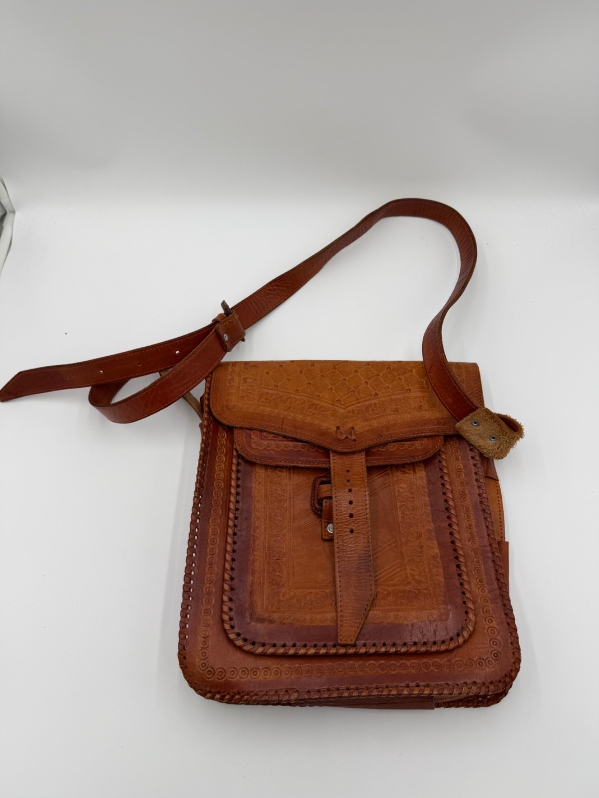 VINTAGE TOOLED LEATHER DISTRESSED BRIEFCASE MESSENGER BAG WESTERN BOHO SATCHEL