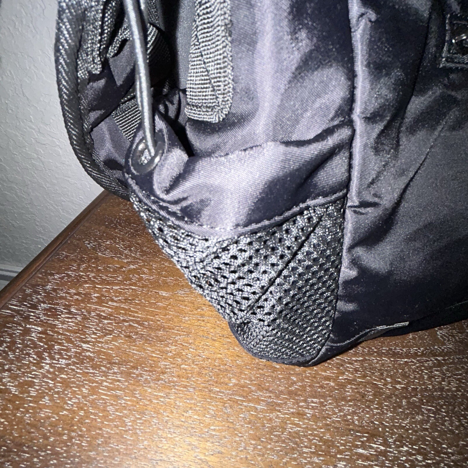 New, Oiwas Versatile Crossbody Messenger Bag Size M