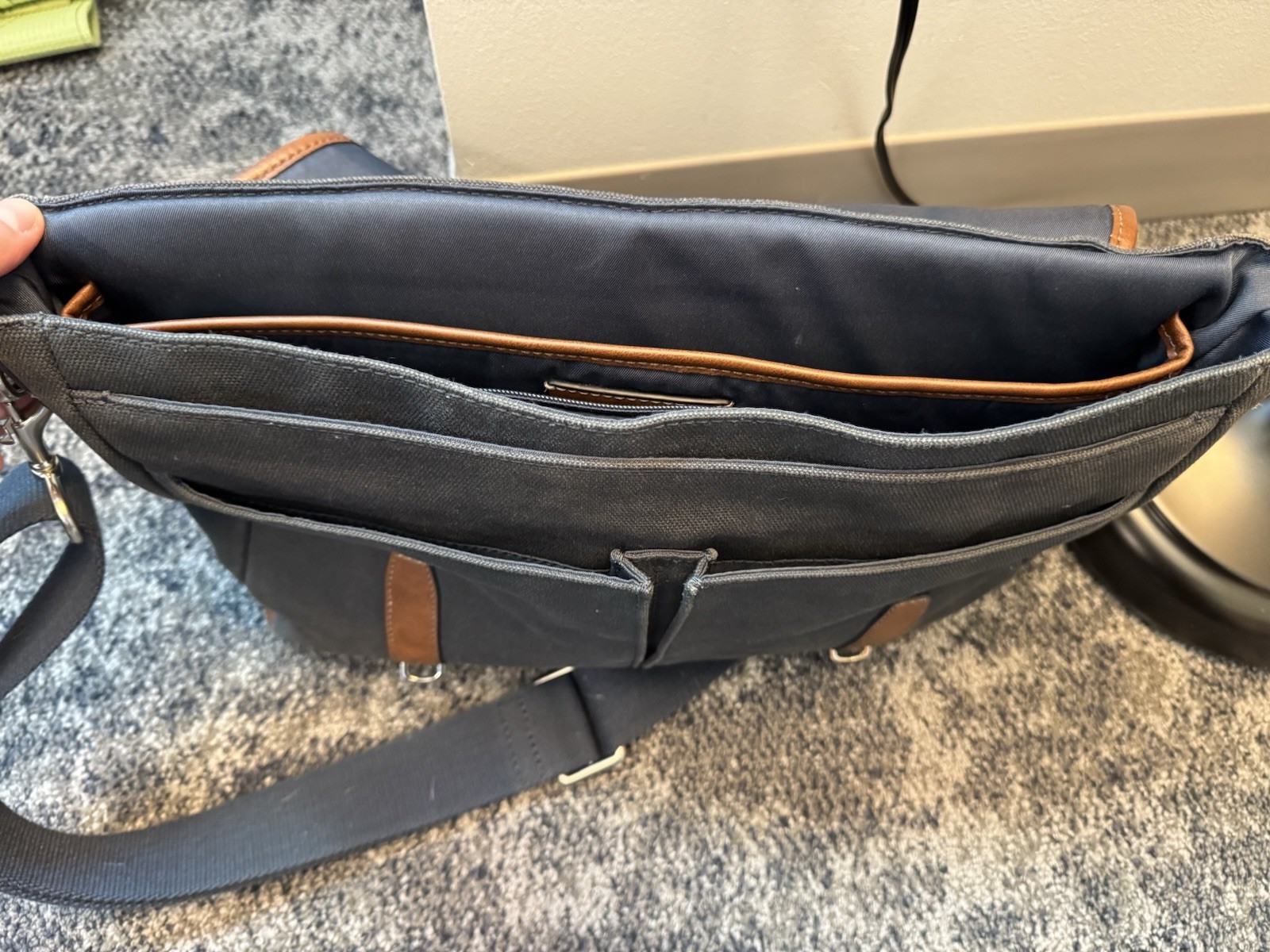 Fossil Men’s Medium Messenger Bag Navy/Brown Buckle Crossbody Adjustable Pockets
