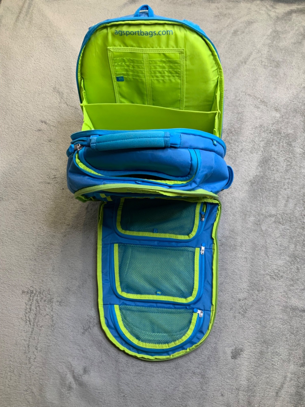 AG Sport Bags “OO” Only One Regular Sports – Traveling backpack 30 liters