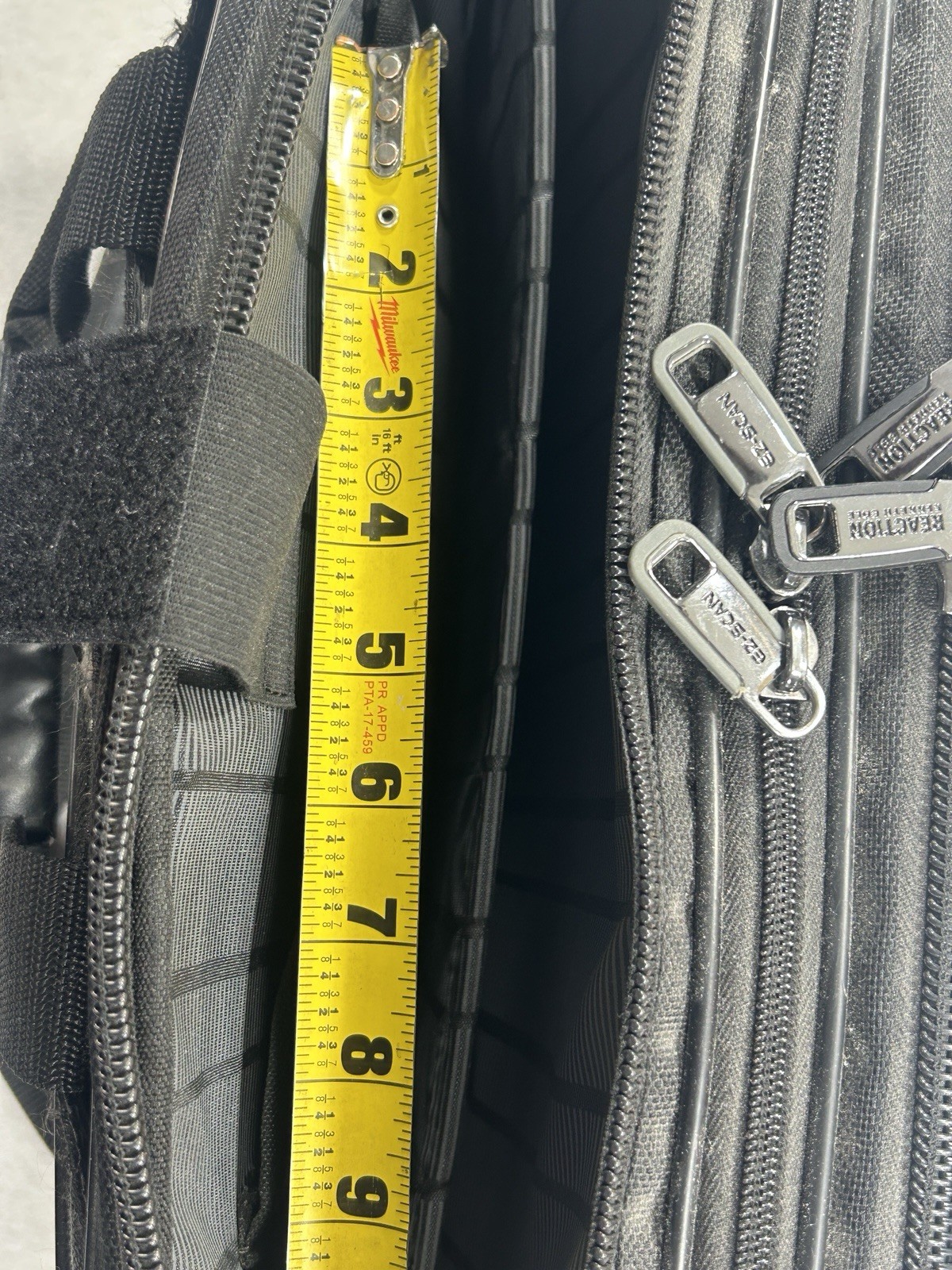 Kenneth Cole Reaction Laptop Briefcase, EZ-Scan TSA-Friendly. 17.3