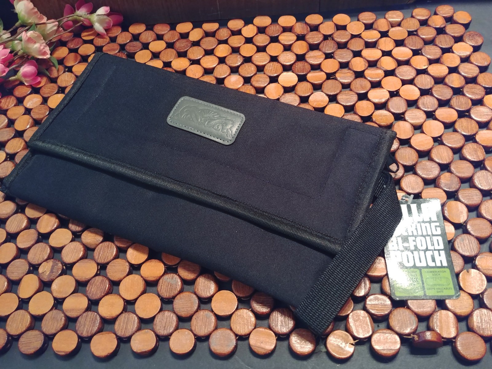 Smokezilla Zilla Smell Proof Sling Bag 5.5 X8 In or Zilla Locking Bi-Fold Pouch