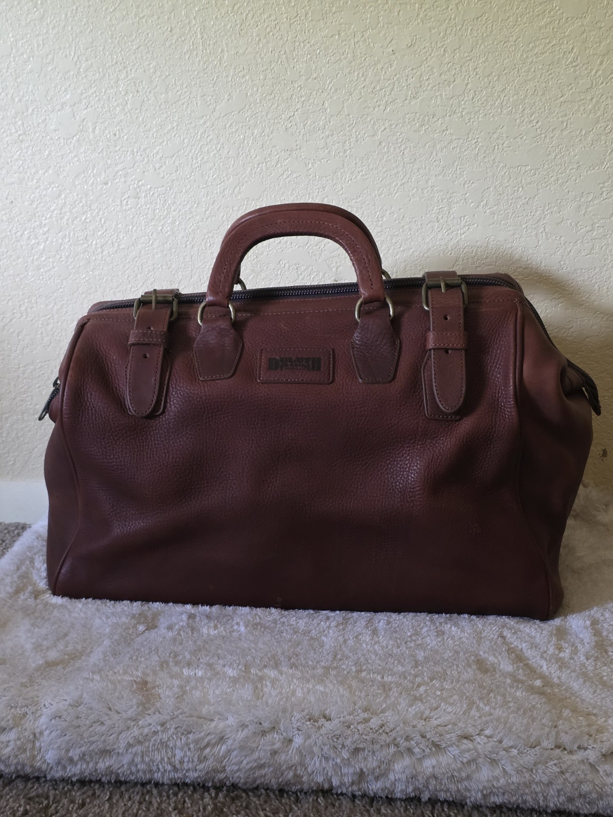 Duluth Trading Lifetime Leather Doctor Bag Brown Utility Duffle USA Full Grain