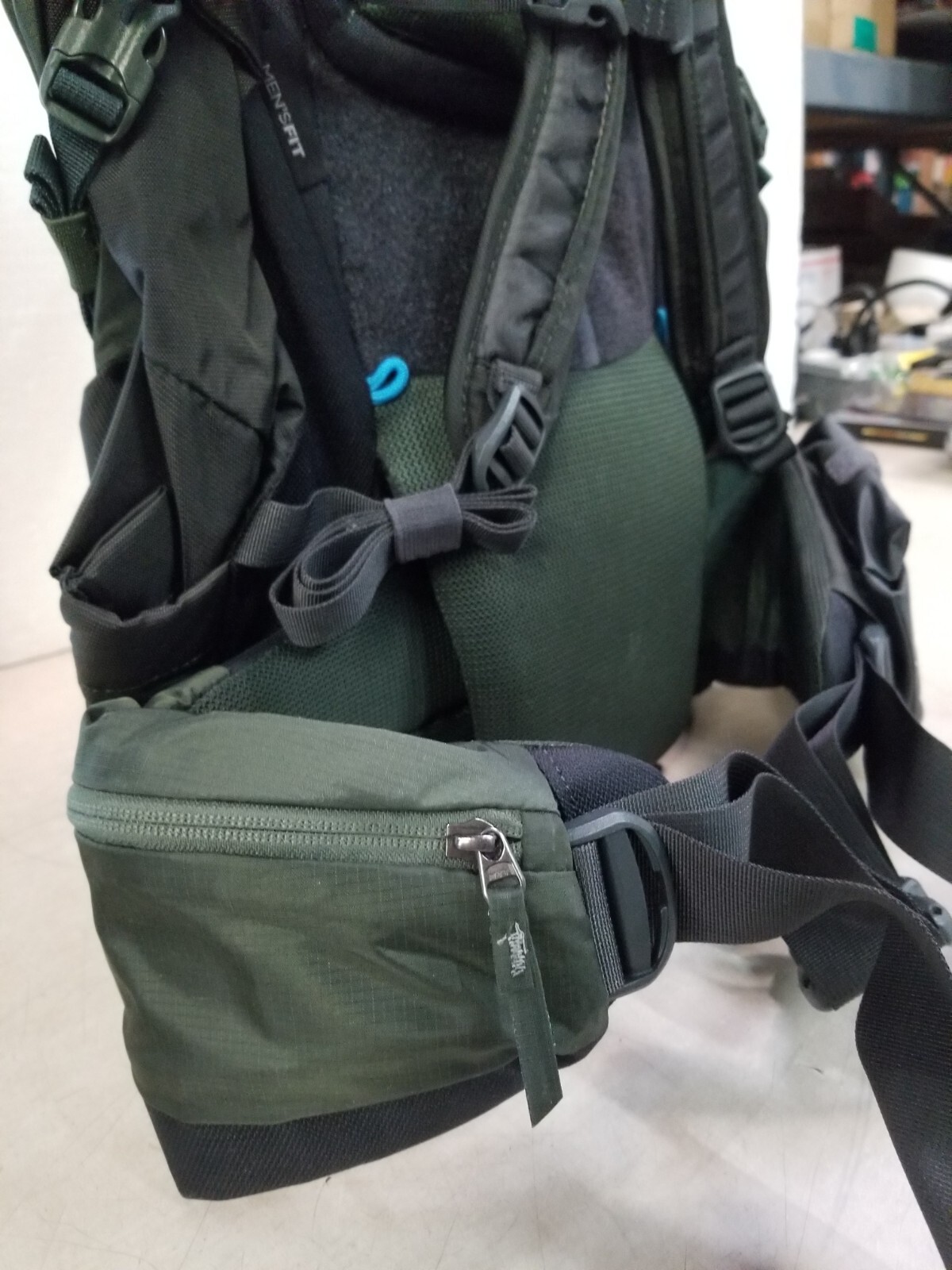 Thule Versant 50L Backpacking Hiking Pack – Dark Forest