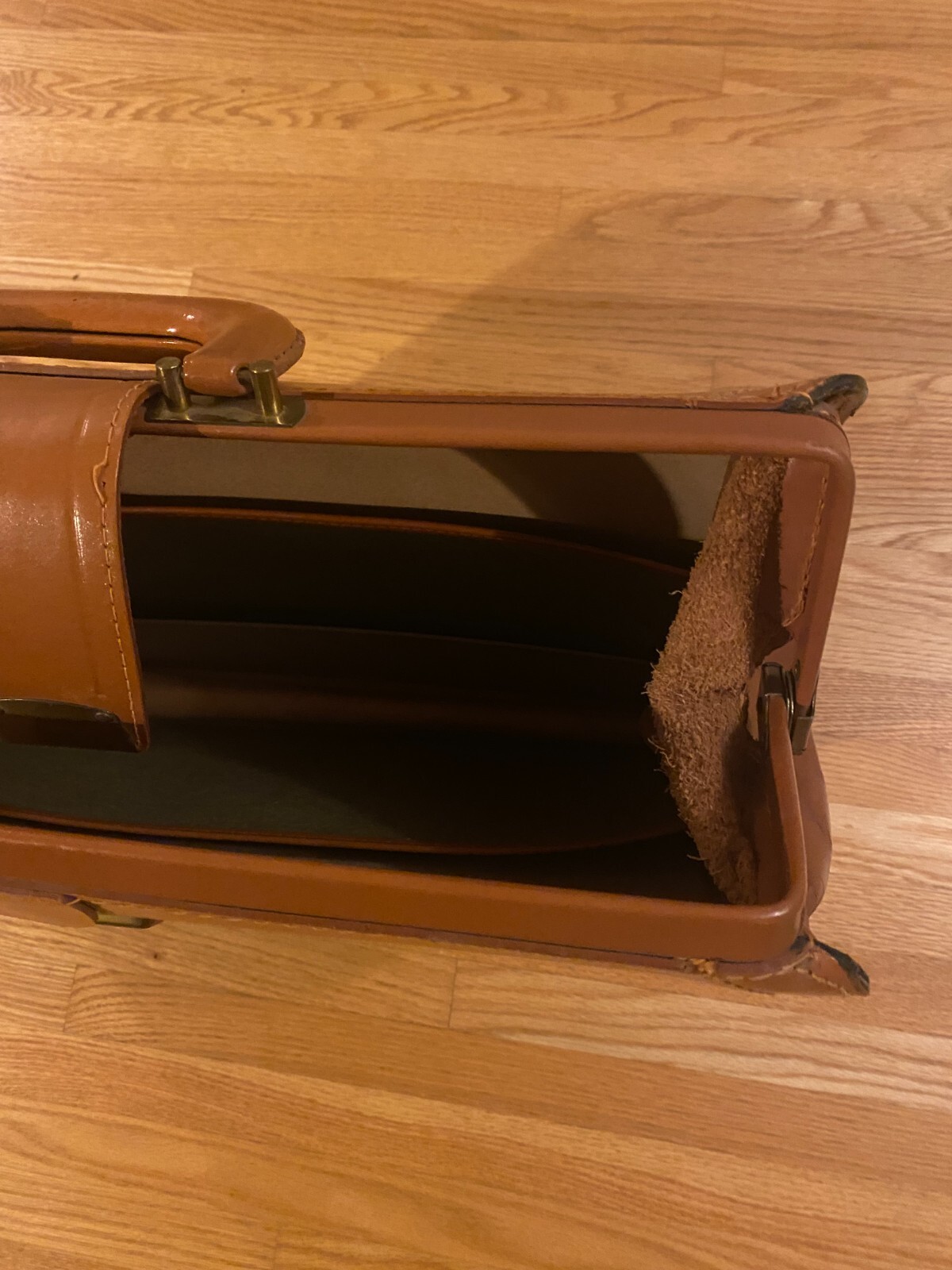 Vintage Dopp Pull Open Breifcase Tan Top Grain Cowhide Leather 3B9216 18″ Retro