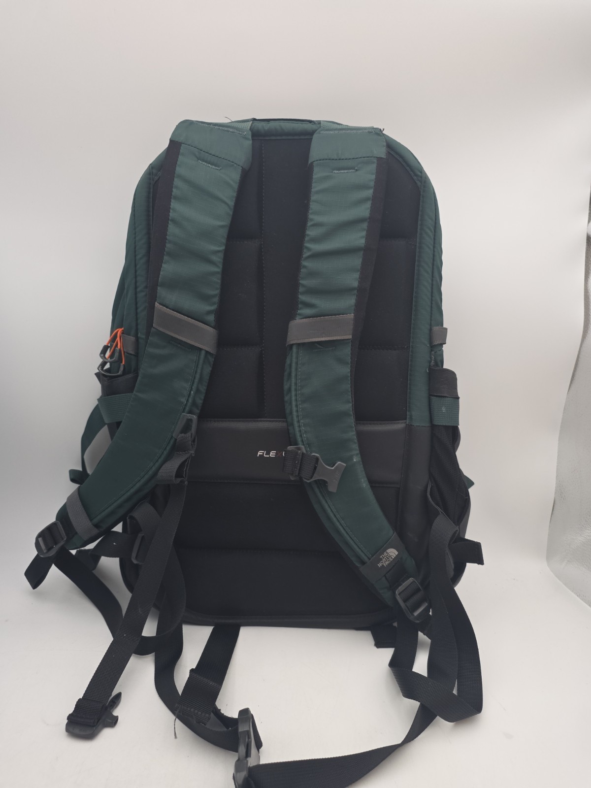 The North Face Recon 30L Backpack – Green (NF0A52SH)