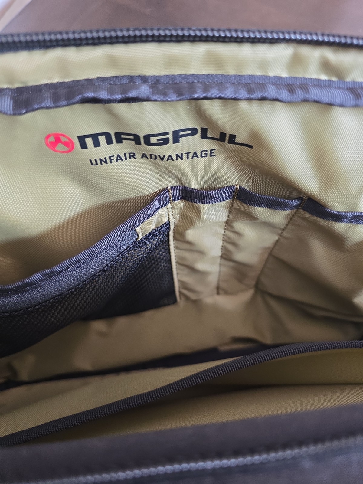 Pre-owned good condition. Magpul EDC Messenger Bag. Black.