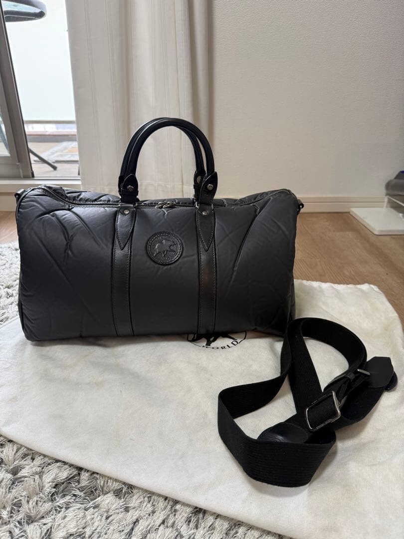 HUNTING WORLD Black Leather Boston Bag Travel Duffel Shoulder Strap Dust Bag