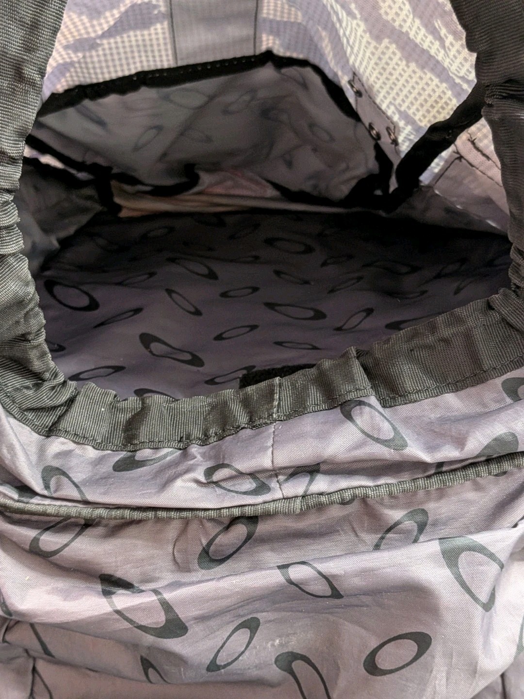 Vintage Oakley Kitchen Sink Tactical Field Gear Backpack Y2K Mechanism Digicamo