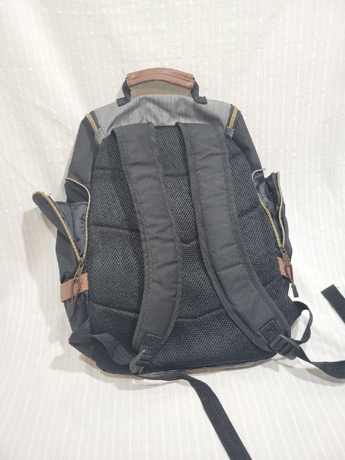 Trailmaker Heritage Collection Backpack With 16″ x 10″ Laptop Holder Gray