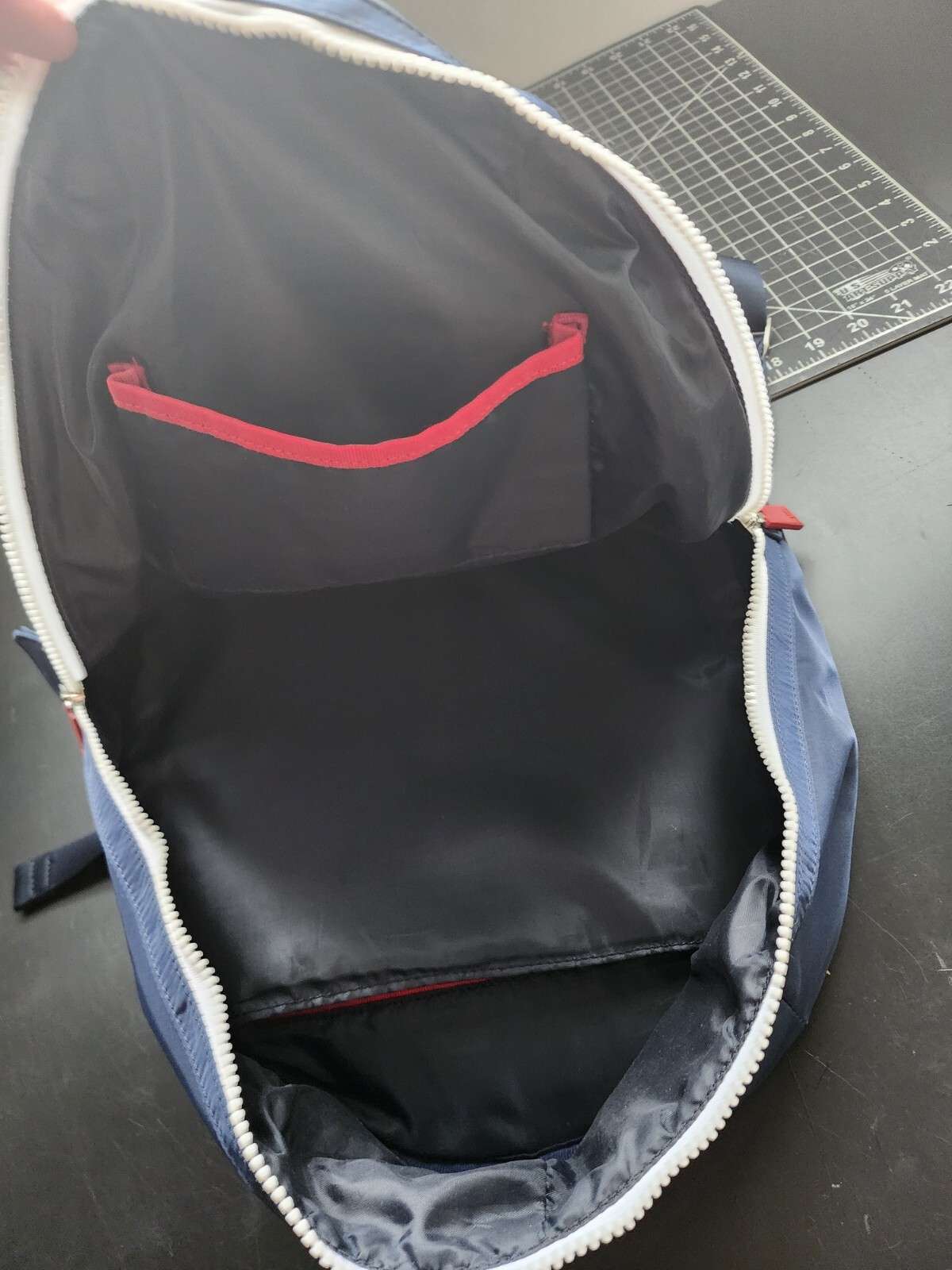 Tommy Hilfiger Backpack Bookbag School Bag Navy Blue Nylon Logo Zipper Pockets