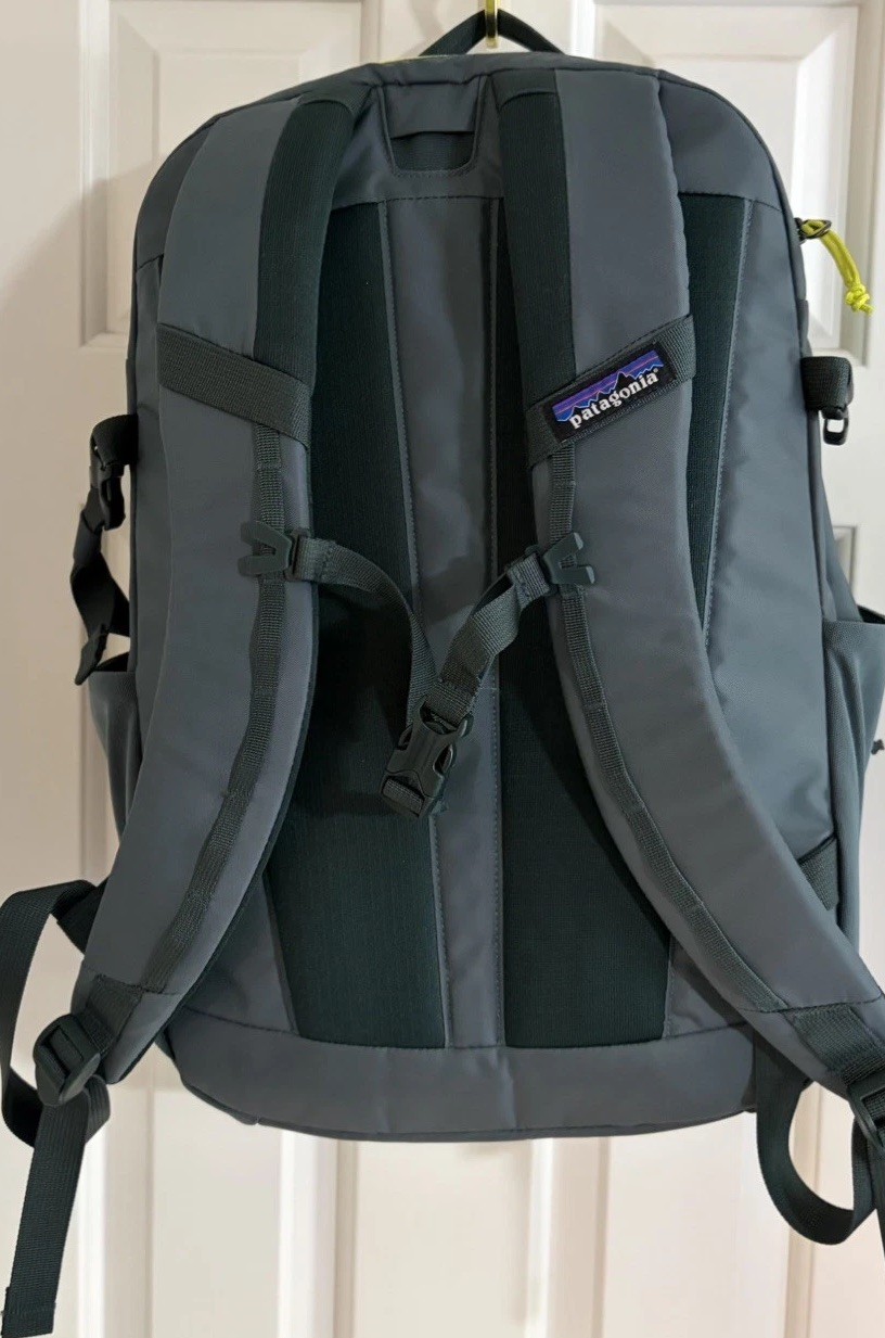 Patagonia Refugio Backpack 26L 47914 Blue Green Daypack with Multiple Pockets