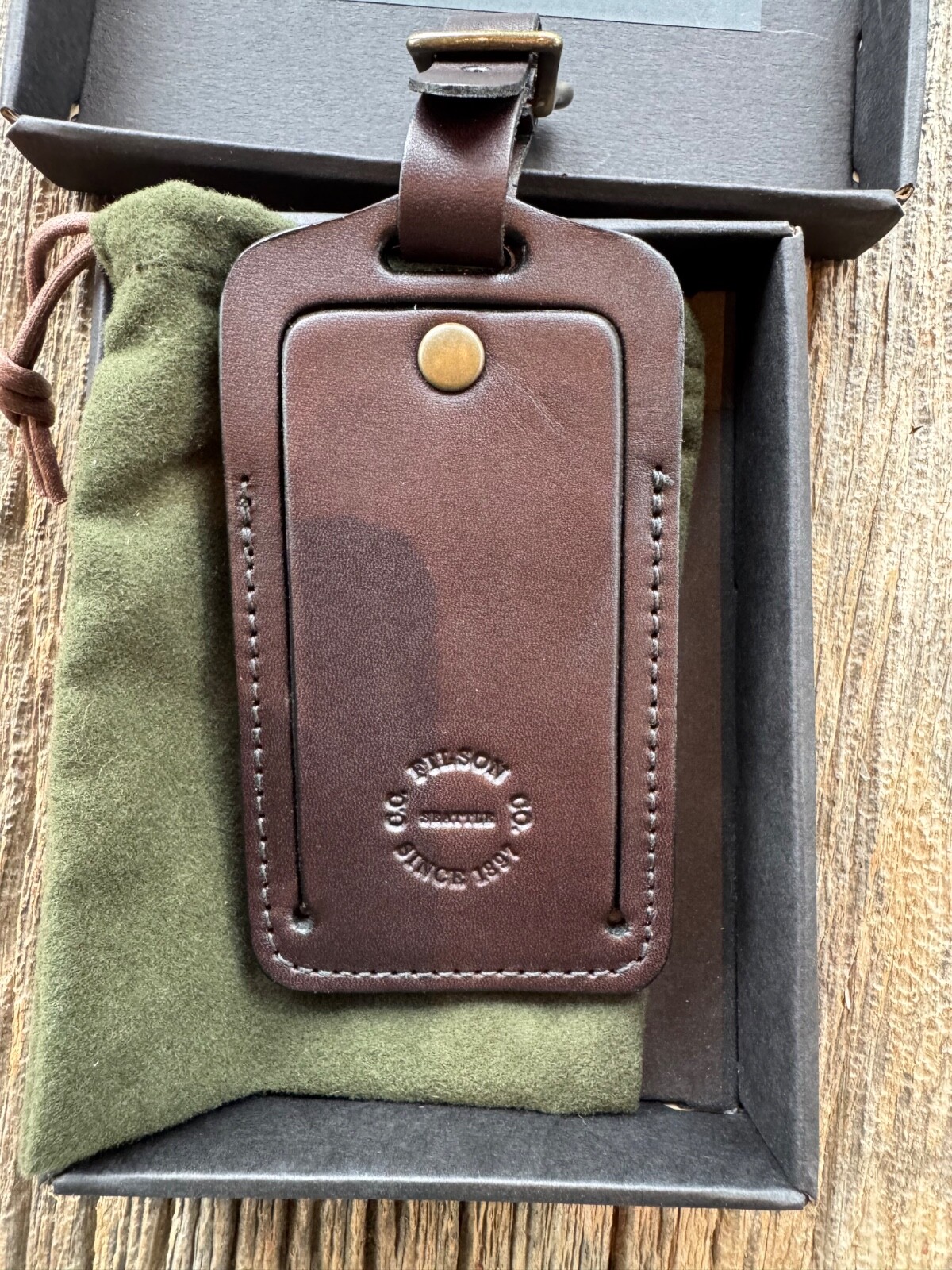 NEW in BOX FILSON Weatherproof Leather LUGGAGE TAG Brown Felt Pouch Made USA