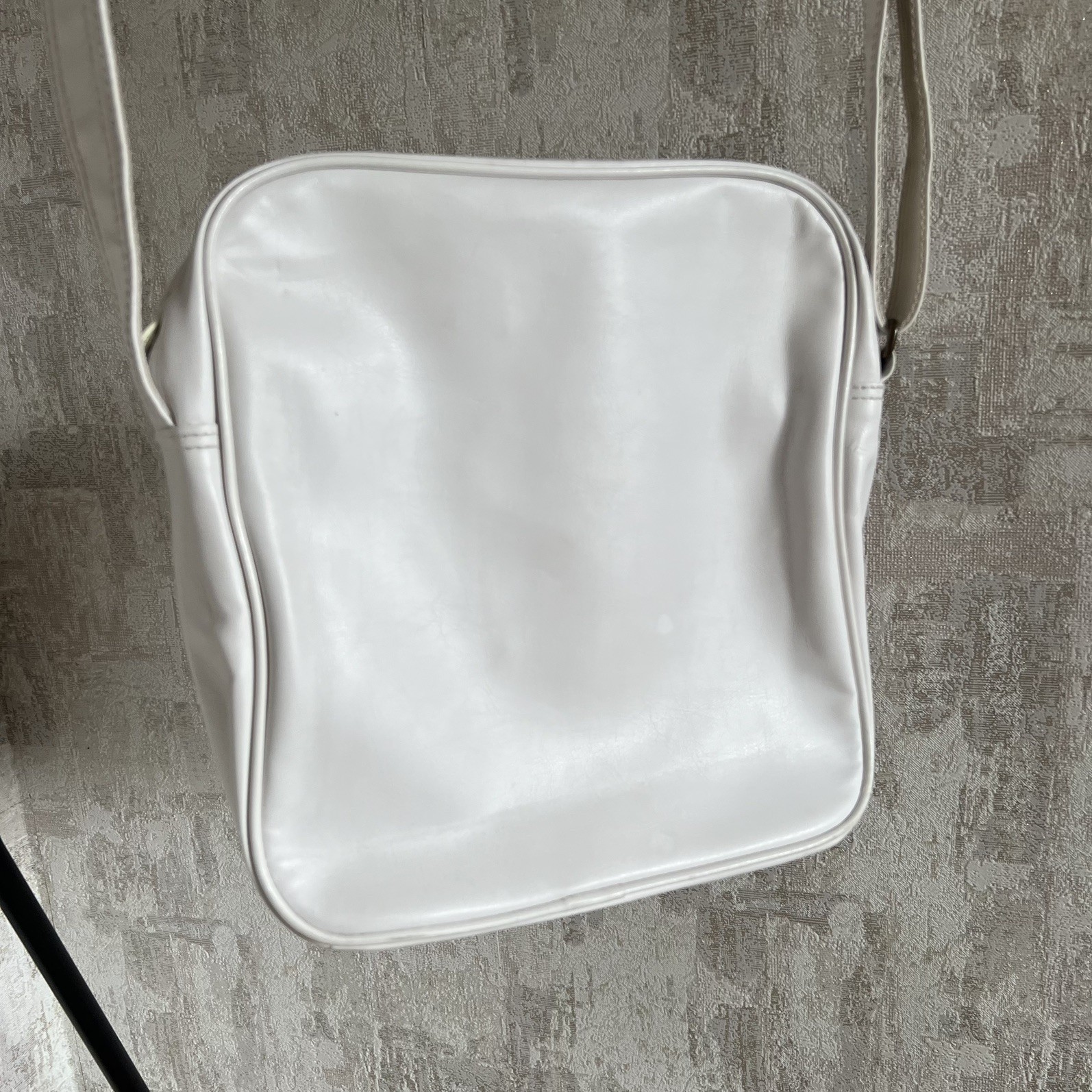 Vintage Adidas Originals White Shoulder Bag Trefoil Logo Crossbody Messenger Y2K